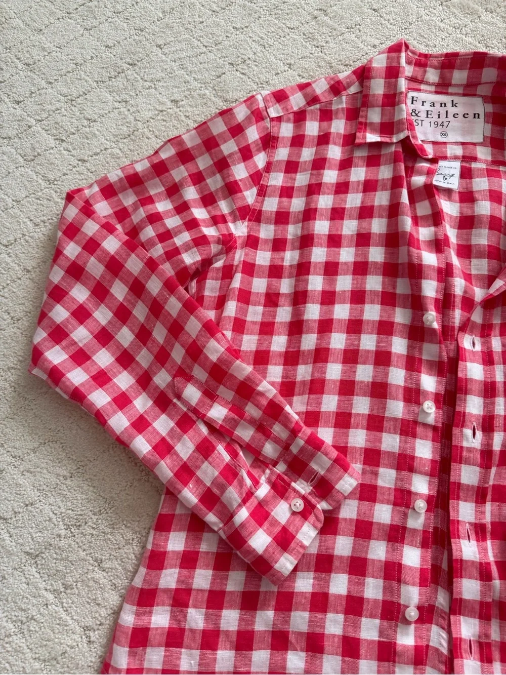 LIKE NEW Frank & Eileen Red Gingham Linen Button Down